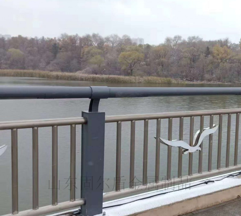 鋁合金護(hù)欄